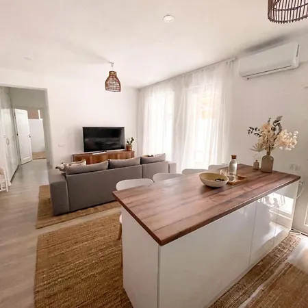 Hygge 2 Mamaia Sat *